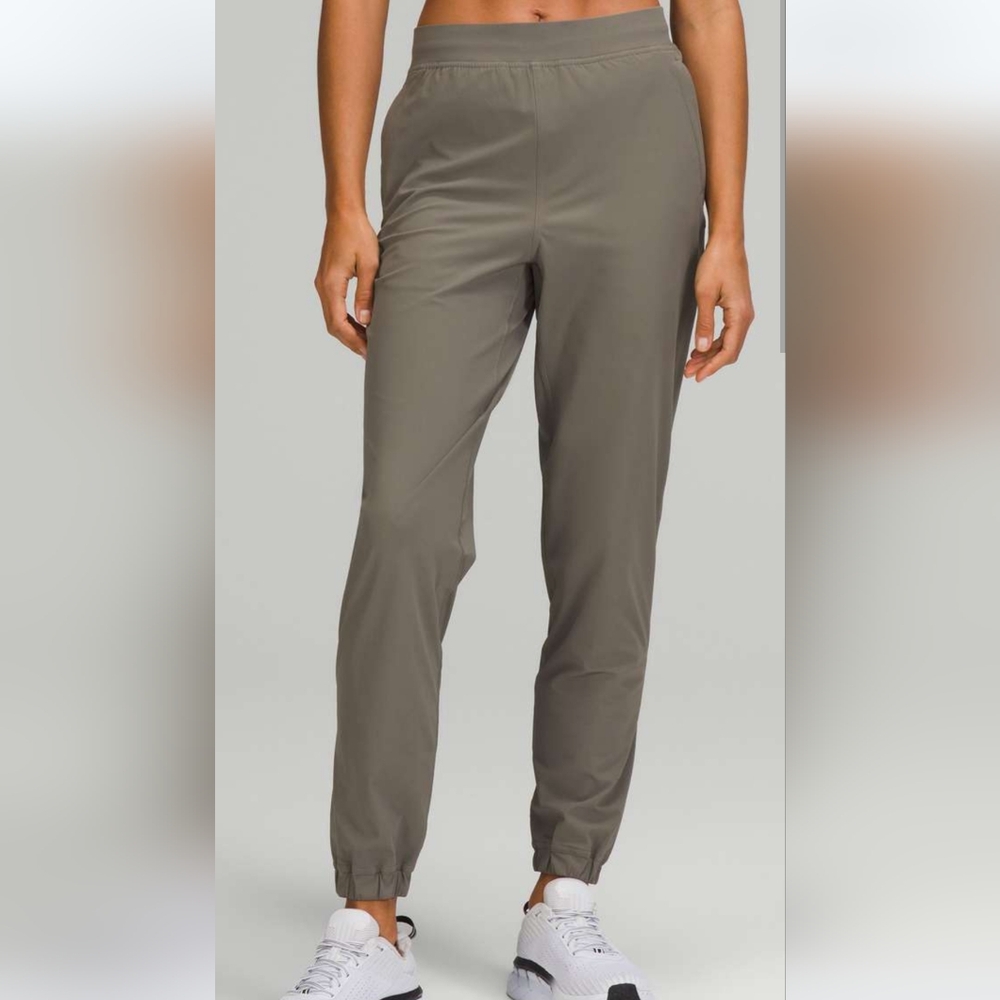 Women's Lululemon Adapted State Taupe Jogger Pants
